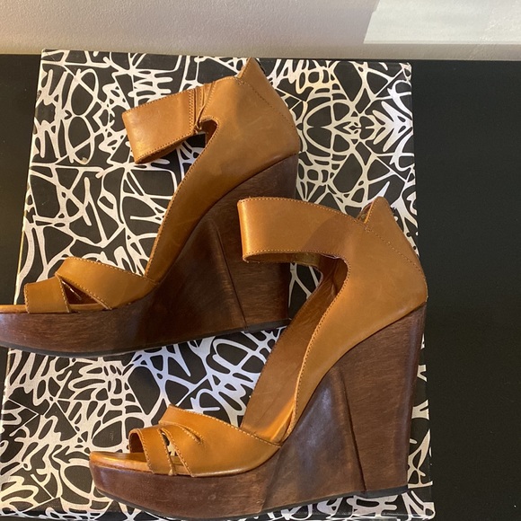 Pre-Owned Diane von Fürstenberg MUSE WEDGE PLATFORM  SANDAL - Picture 5 of 12